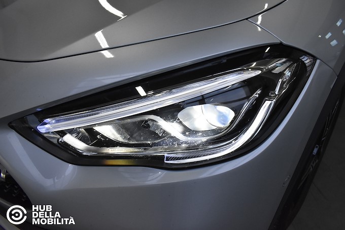 MERCEDES-BENZ GLA 200 d Automatic Premium